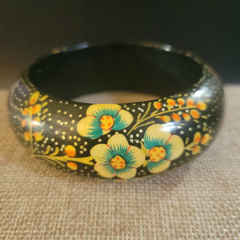 Vintage Hand Painted Floral Wood Bangle Bracelet Black Yellow Size Medium Folk